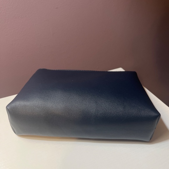 New Salvatore Ferragamo x Air India Navy Cosmetic Bag Case - Picture 6 of 8